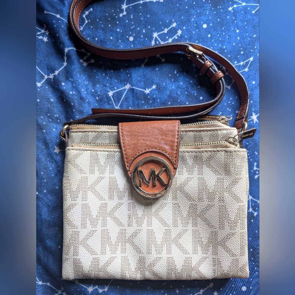 Michael Kors Fulton Vanilla Signature Bag